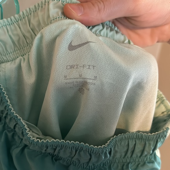 Host Pick ✨ Women’s Nike Shorts - Picture 6 of 8